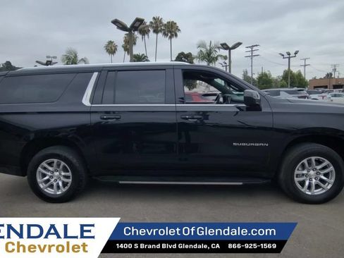 Used 2024 Chevrolet Suburban LT AWD/4WD image 9