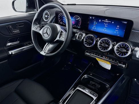 Certified 2025 Mercedes-Benz GLB 250 image 16