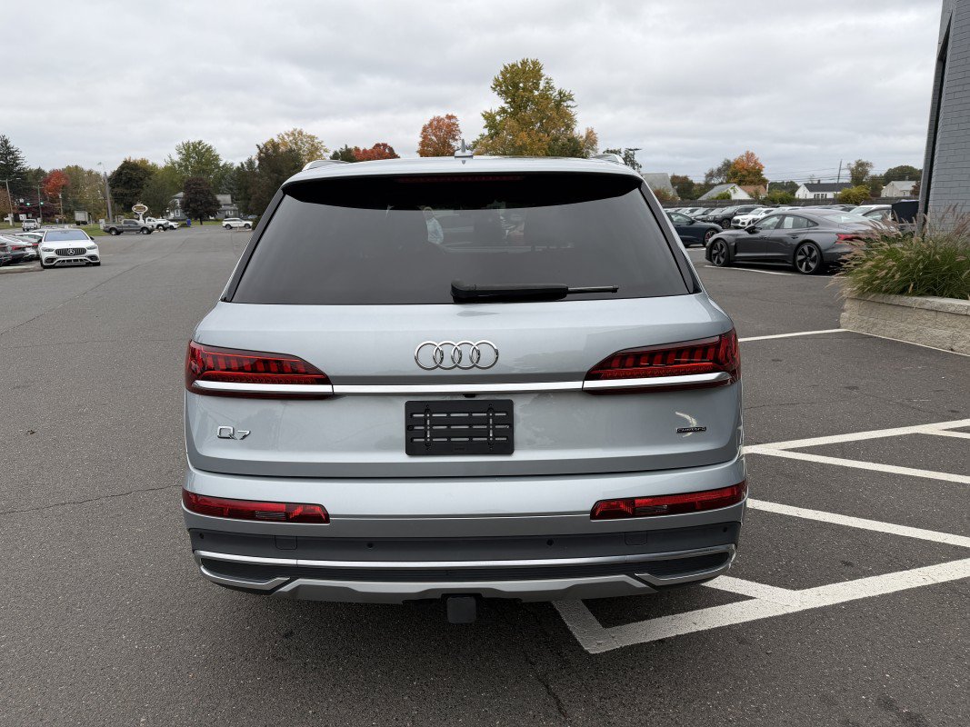 Used 2023 Audi Q7 2.0T Premium w/ Convenience Package AWD/4WD image 9