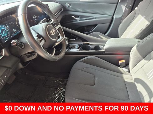 Used 2025 Hyundai Elantra SEL FWD image 23
