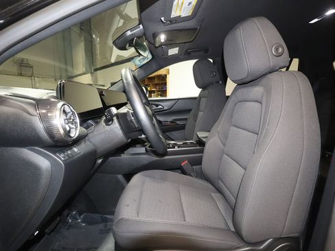 Used 2026 Chevrolet Equinox LT FWD image 24