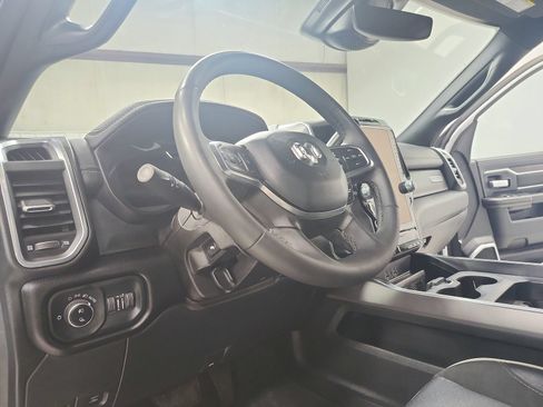 Used 2025 RAM 2500 Laramie AWD/4WD image 18