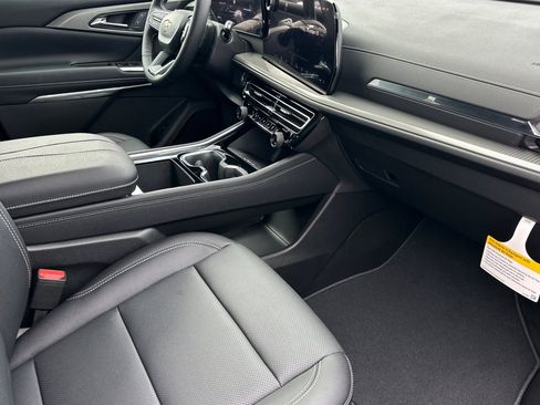 New 2026 Chevrolet Traverse LT w/ LPO, Illumination Package image 17