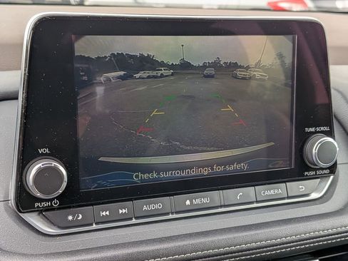 Used 2023 Nissan Rogue SV image 25