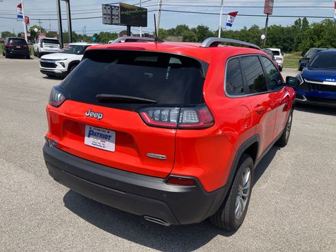 Used 2021 Jeep Cherokee Latitude Lux w/ Comfort/Convenience Group FWD image 7