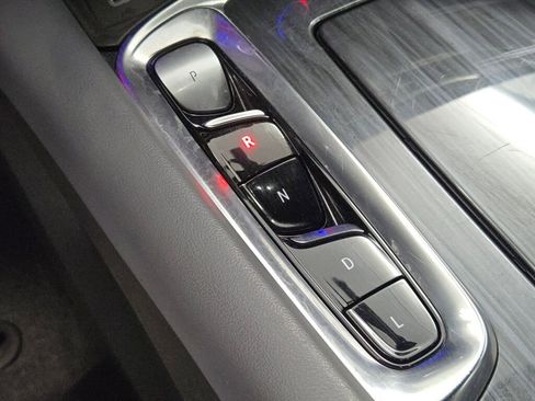 Used 2024 Buick Enclave Premium image 32