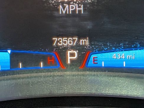 Used 2015 Chrysler 300 C w/ Light Group image 28