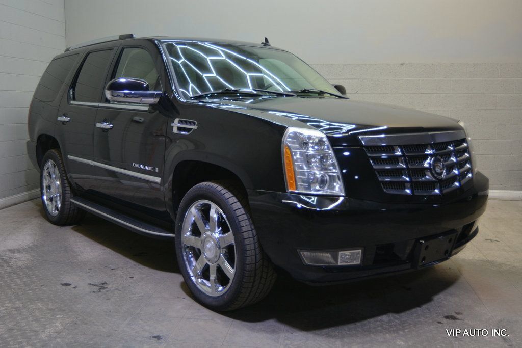 Used 2007 Cadillac Escalade AWD w/ Climate Package image 1