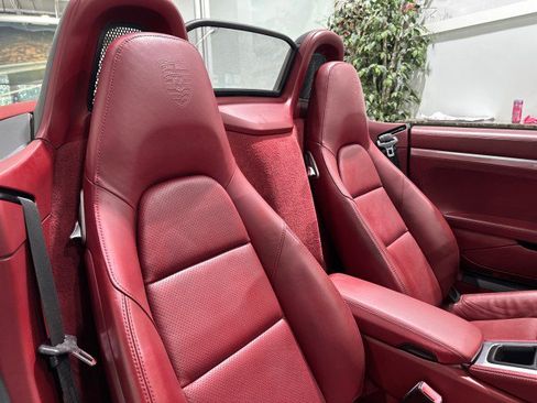 Used 2017 Porsche 718 Boxster RWD image 38
