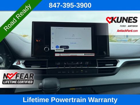 Used 2025 Toyota Sienna LE image 38