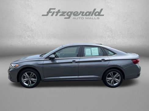 Used 2024 Volkswagen Jetta SE FWD image 5