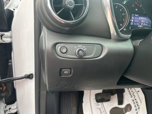 Used 2022 Chevrolet Blazer LT image 17