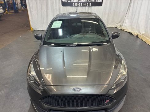 Used 2018 Ford Focus ST w/ Equipment Group 402A FWD image 3