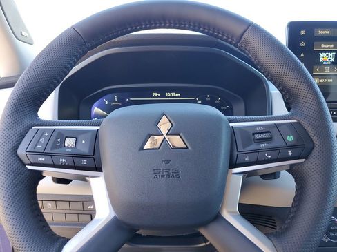 New 2026 Mitsubishi Outlander SEL image 18