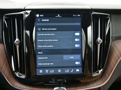 Used 2023 Volvo XC60 B5 Ultimate w/ Climate Package image 19