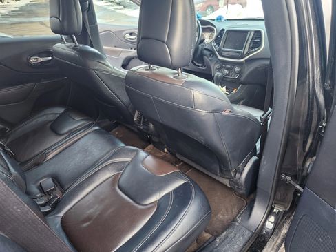 Used 2016 Jeep Cherokee Limited image 18