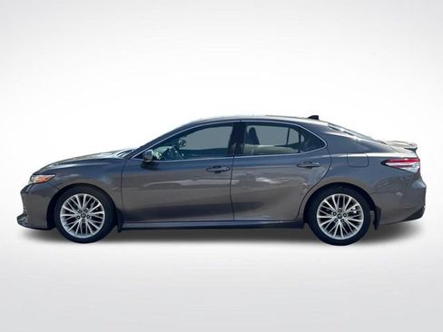 Used 2019 Toyota Camry XLE w/ Driver Assist Package FWD image 3