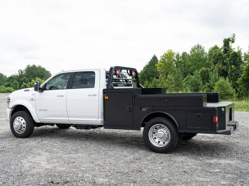 New 2026 RAM 4500 4x4 Crew Cab DRW w/ Laramie Trim Package image 19