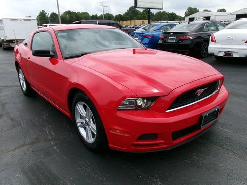 Used 2014 Ford Mustang Coupe RWD image 2