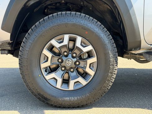 Used 2021 Toyota Tacoma TRD Off-Road RWD image 10