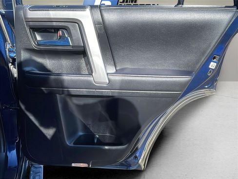 Used 2022 Toyota 4Runner SR5 Premium image 15