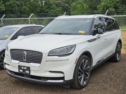 Used 2023 Lincoln Aviator Reserve w/ Equipment Group 201A RWD image 3