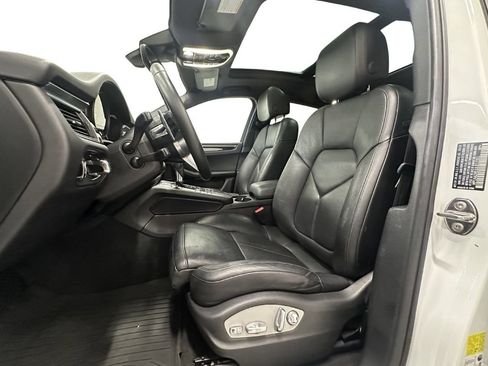 Used 2018 Porsche Macan AWD/4WD image 11