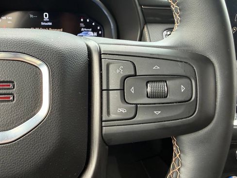 Used 2024 GMC Yukon AT4 AWD/4WD image 37