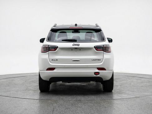 Used 2025 Jeep Compass Trailhawk image 7