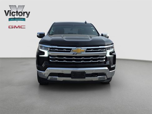 Used 2024 Chevrolet Silverado 1500 LTZ image 2