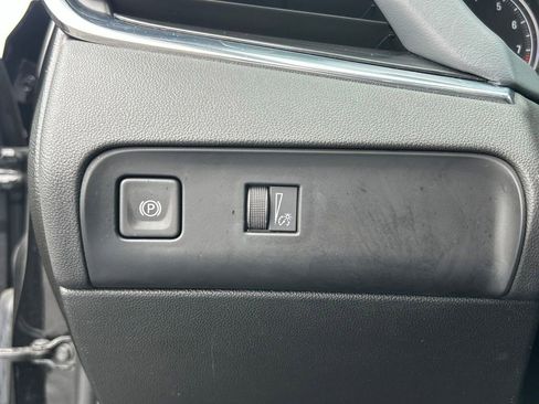 Used 2023 Buick Enclave Essence AWD/4WD image 22