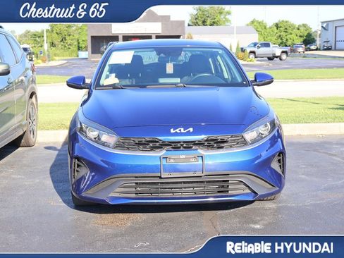 Used 2023 Kia Forte LXS w/ LXS Technology Package FWD image 6