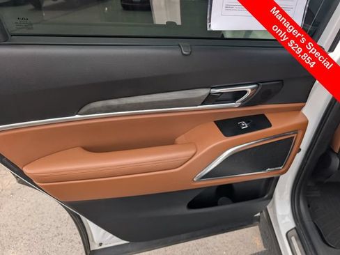 Used 2023 Kia Telluride SX X-Line AWD/4WD image 9