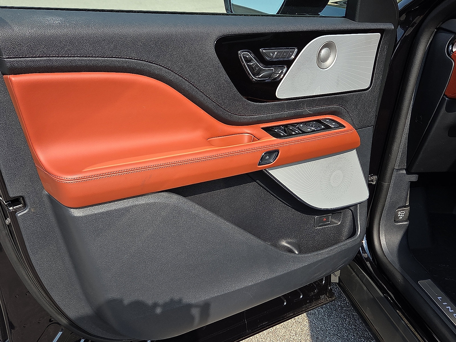 Used 2026 Lincoln Aviator Reserve AWD/4WD image 15