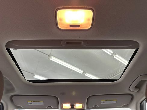 Used 2023 Hyundai Venue SEL w/ Cargo Package FWD image 16