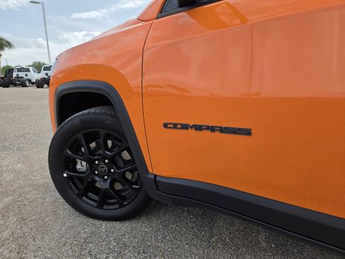 New 2026 Jeep Compass Latitude image 11
