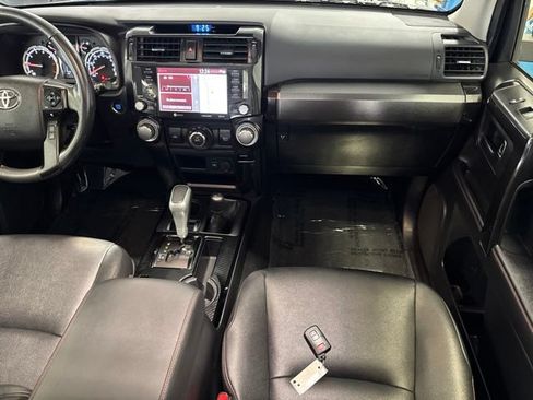 Used 2020 Toyota 4Runner TRD Off-Road Premium w/ Moonroof Package AWD/4WD image 18