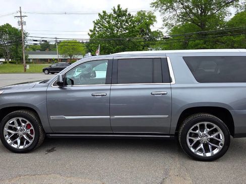 Used 2018 Cadillac Escalade ESV Premium Luxury AWD/4WD image 8