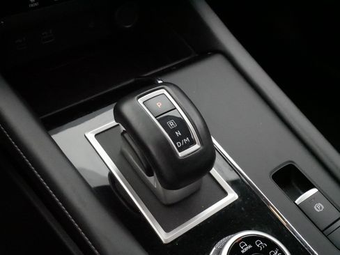 Used 2024 Mitsubishi Outlander SE AWD/4WD image 24