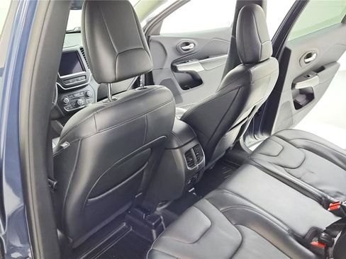 Used 2021 Jeep Cherokee Latitude Lux w/ Comfort/Convenience Group image 24