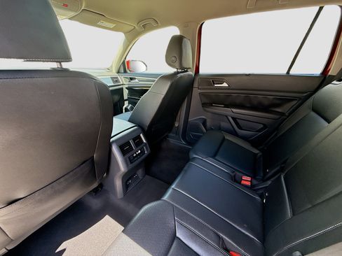Used 2021 Volkswagen Atlas SE w/ Towing Package FWD image 21