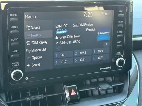 Used 2022 Toyota Corolla Cross LE image 21