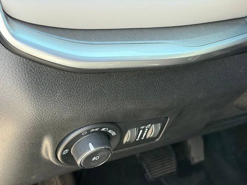 Used 2025 Jeep Compass Limited AWD/4WD image 11