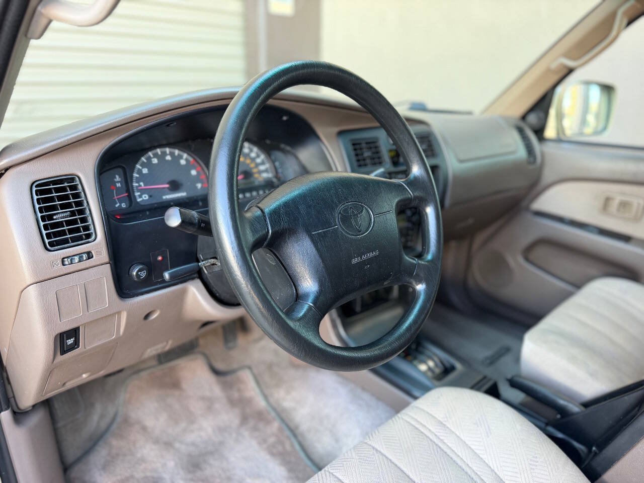 Used 2001 Toyota 4Runner SR5 RWD image 16