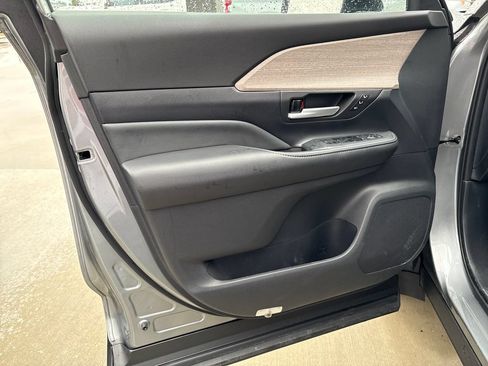 Used 2026 Toyota Grand Highlander AWD Hybrid image 15