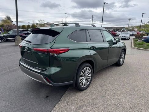 Used 2023 Toyota Highlander Platinum AWD/4WD image 12