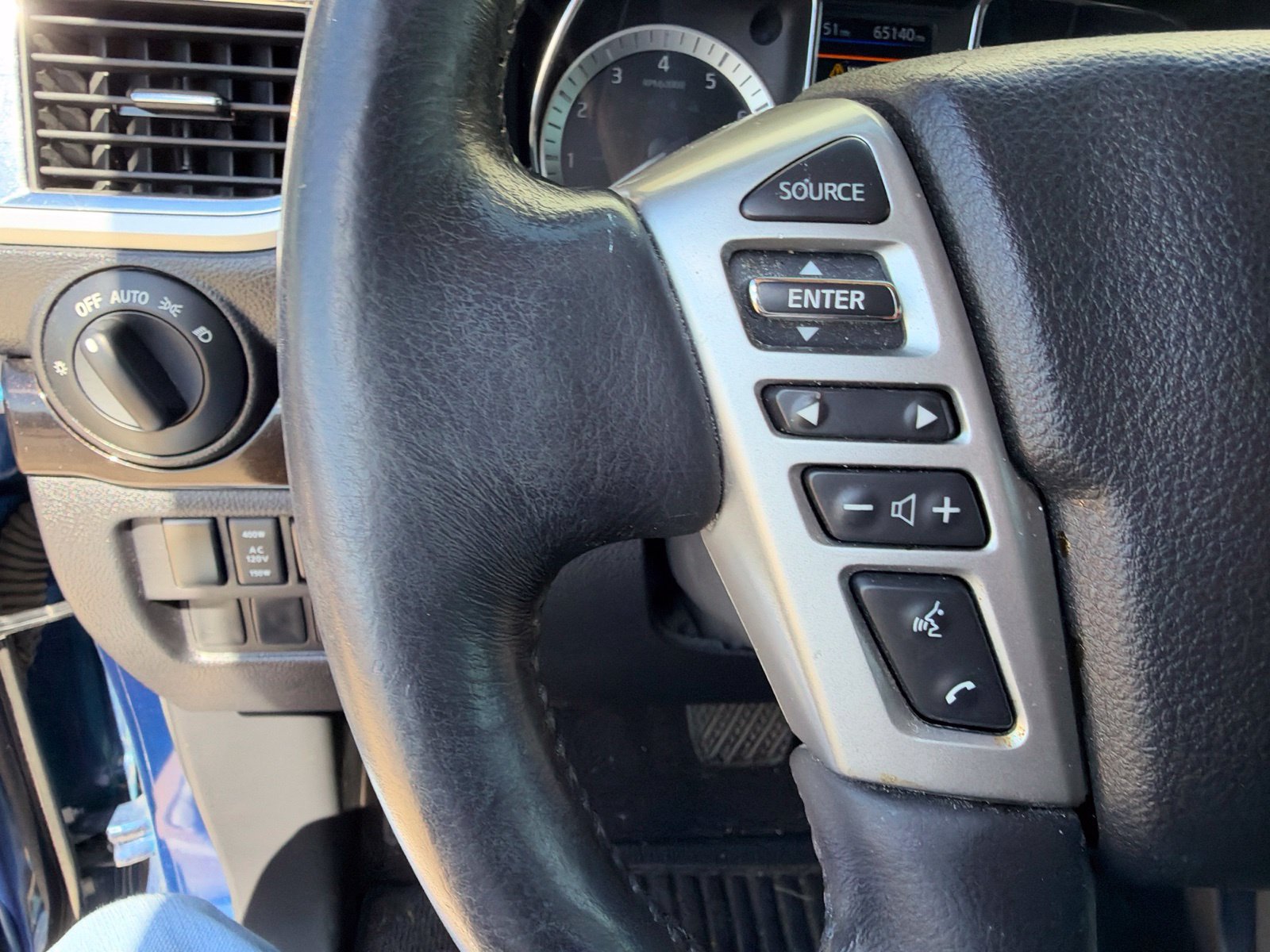 Used 2019 Nissan Titan SV w/ SV Convenience Package AWD/4WD image 9