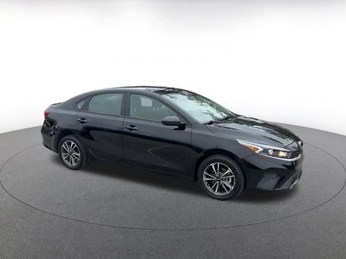 Used 2024 Kia Forte LXS FWD image 2