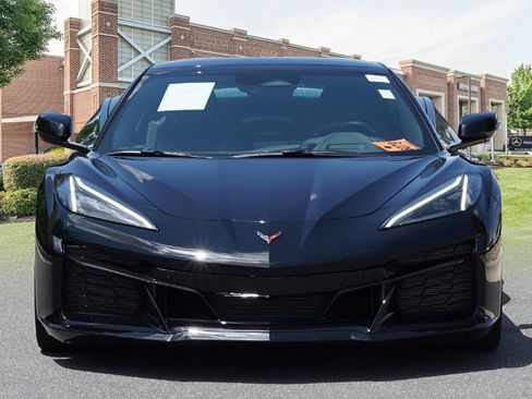 Used 2025 Chevrolet Corvette Z06 RWD image 2