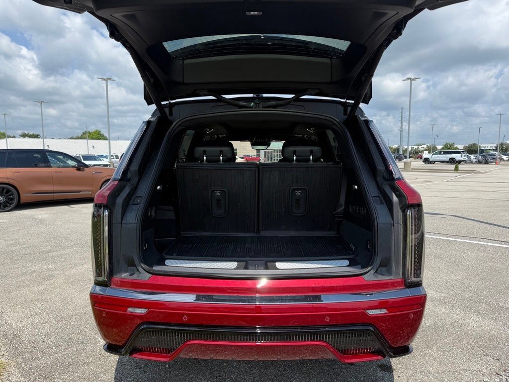 Certified 2026 Cadillac Vistiq Platinum w/ LPO, Floor Liner Package AWD/4WD image 13